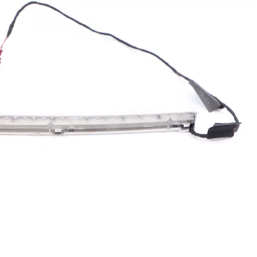 Terza luce di stop supplementare posteriore per Mercedes W204 con numero di parte A2049066002 Mercedes W204 Terza luce di stop supplementare posteriore - SKU A2049066002 - Numero di parte A2049066002