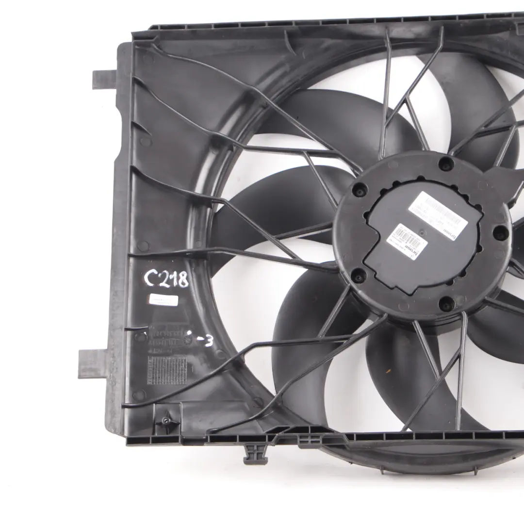 Mercedes W204 W212 Motor Refrigeración Radiador Ventilador 600W - SKU A2049066802-3 - Número de pieza A2049066802