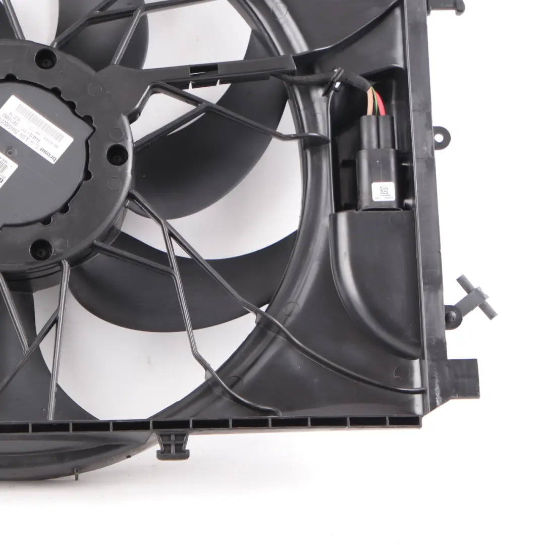 Mercedes W204 W212 Motor Refrigeración Radiador Ventilador 600W - SKU A2049066802-3 - Número de pieza A2049066802