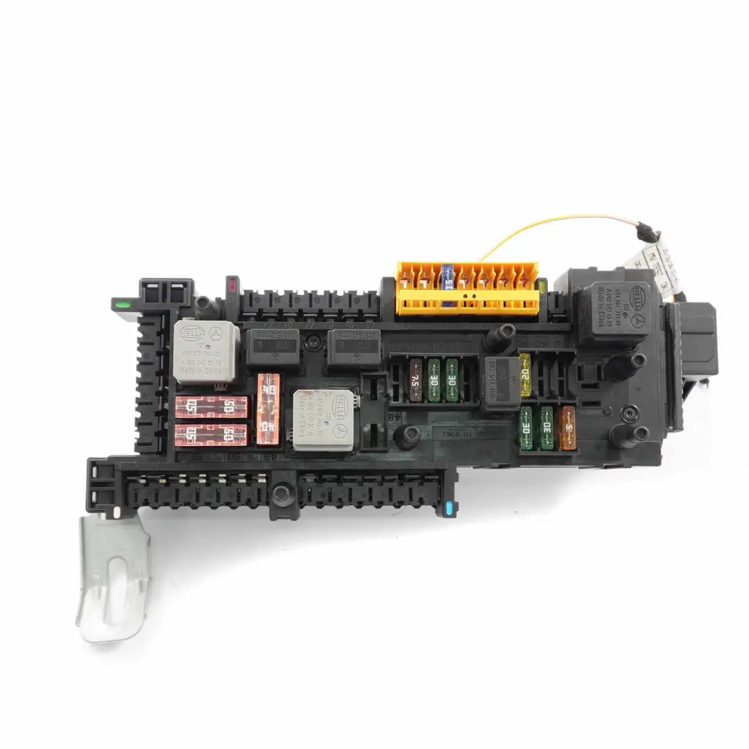 Caja fusibles trasera SAM Módulo fusible eléctrico para Mercedes W204 con número de pieza A2049067702 Mercedes W204 Caja fusibles trasera SAM Módulo fusible eléctrico - SKU A2049067702-1 - Número de pieza A2049067702