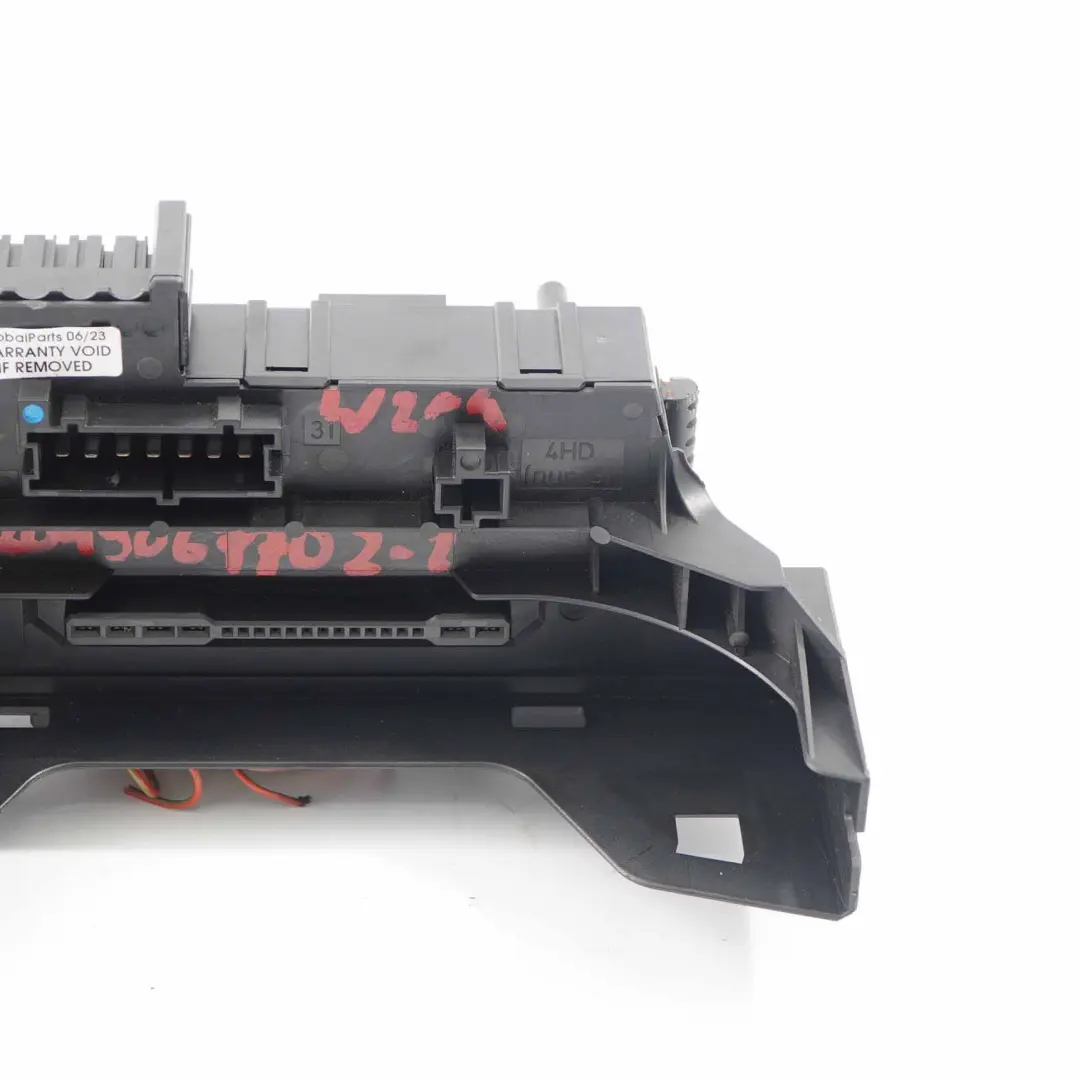 Sicherungskasten hinten SAM Modul Sicherung Einheit für Mercedes W204 mit Teilenummer A2049067702 Mercedes W204 Sicherungskasten hinten SAM Modul Sicherung Einheit - SKU A2049067702 - Teilenummer A2049067702