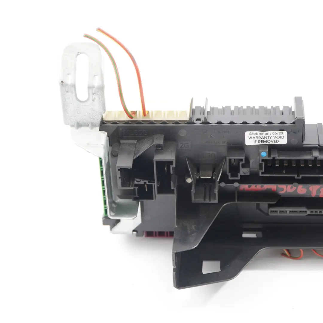 Scatola fusibili Modulo SAM posteriore Unità fusibili per Mercedes W204 con numero di parte A2049067702 Mercedes W204 Scatola fusibili Modulo SAM posteriore Unità fusibili - SKU A2049067702 - Numero di parte A2049067702