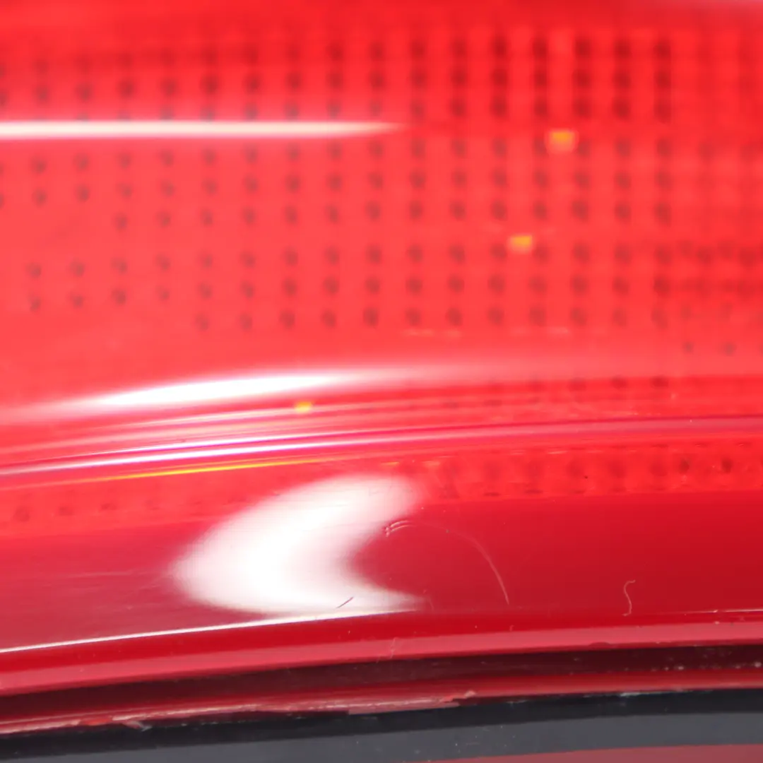 Mercedes W204 Luz Trasera Izquierda Luz trasera Panel lateral - SKU A2049068302 - Número de pieza A2049068302