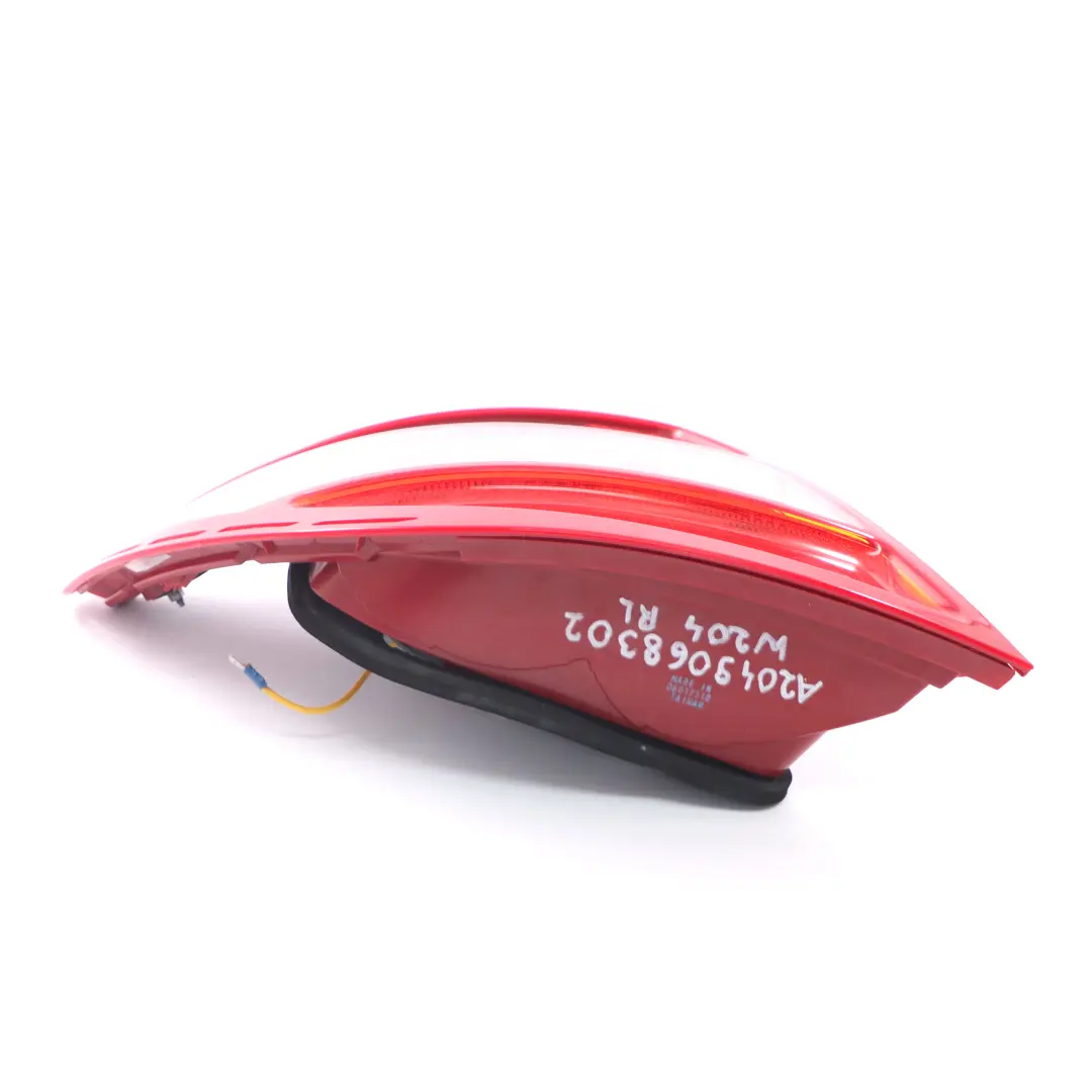 Mercedes W204 Feu arrière gauche Panneau latéral - SKU A2049068302 - Numéro de pièce A2049068302