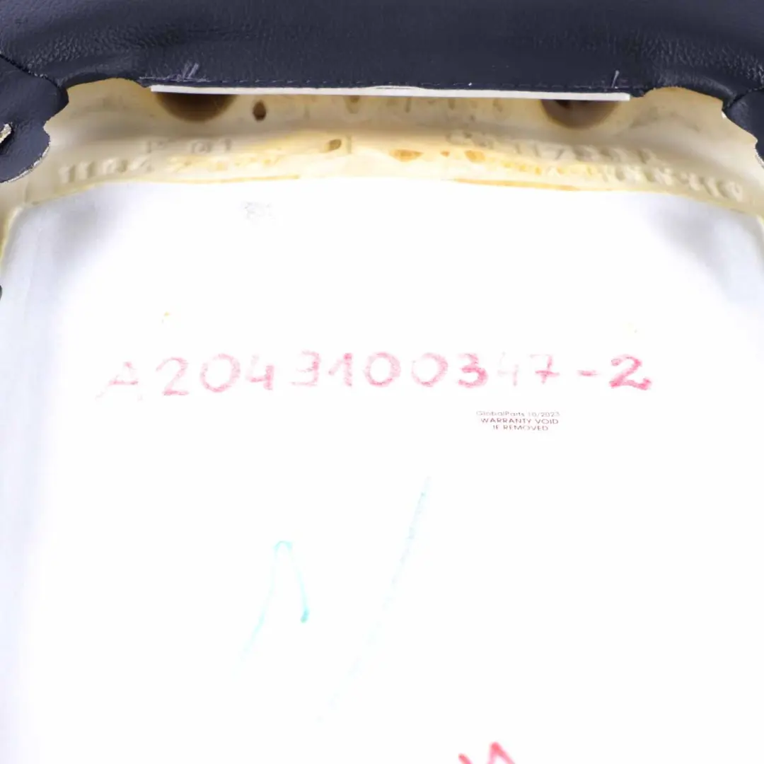 Sitzlehnenbezug vorne links Bezug Stoff Leder für Mercedes W204 mit Teilenummer A2049100347 Mercedes W204 Sitzlehnenbezug vorne links Bezug Stoff Leder - SKU A2049100347-2 - Teilenummer A2049100347