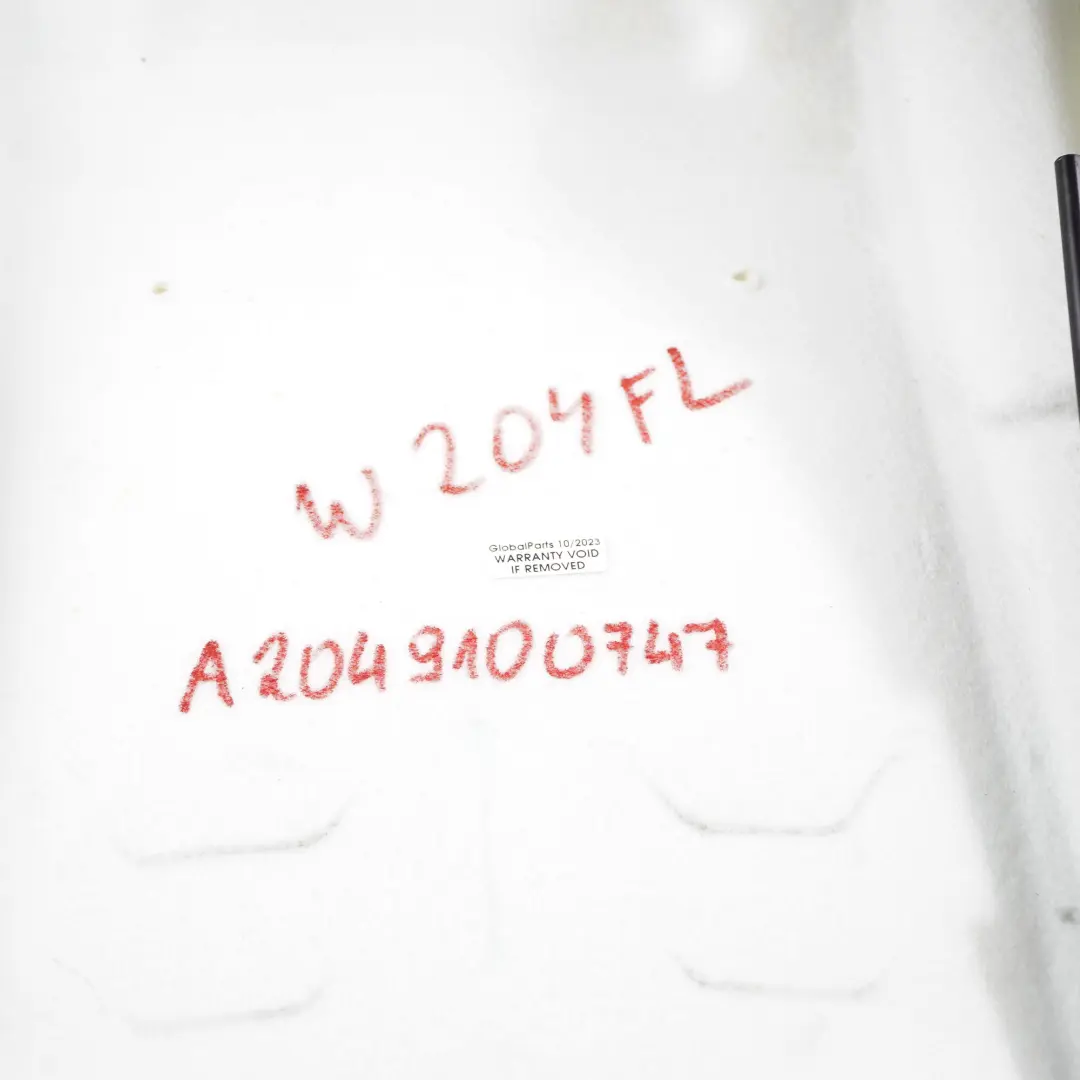 Sitzlehne vorne links Back Cover Schwarz Kunstleder für Mercedes W204 mit Teilenummer A2049100747 Mercedes W204 Sitzlehne vorne links Back Cover Schwarz Kunstleder - SKU A2049100747 - Teilenummer A2049100747