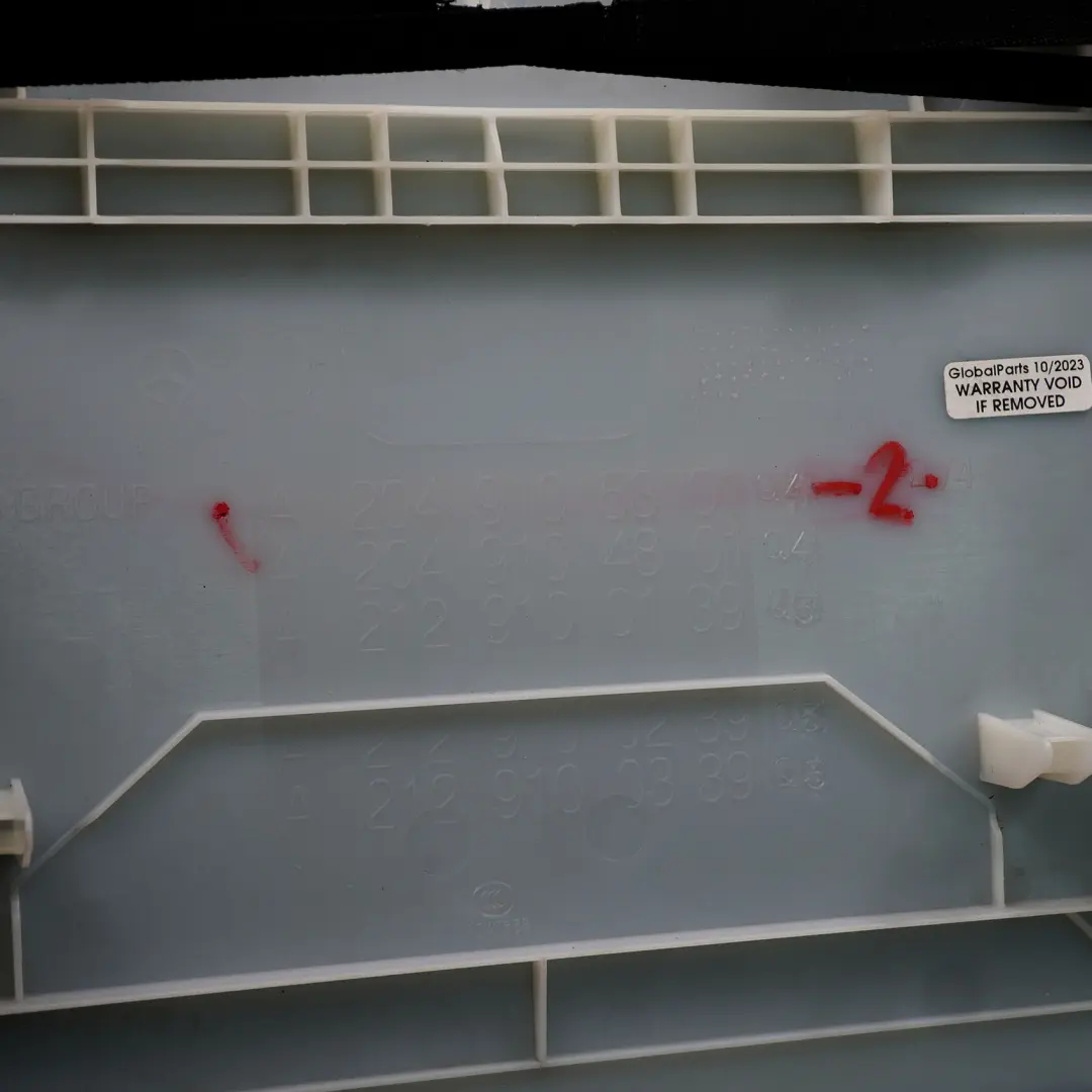 Sitzrückwand Vorne Rückenlehne Hinten Abdeckung Grau für Mercedes W204 mit Teilenummer A2049105301 Mercedes W204 Sitzrückwand Vorne Rückenlehne Hinten Abdeckung Grau - SKU A2049105301-2 - Teilenummer A2049105301