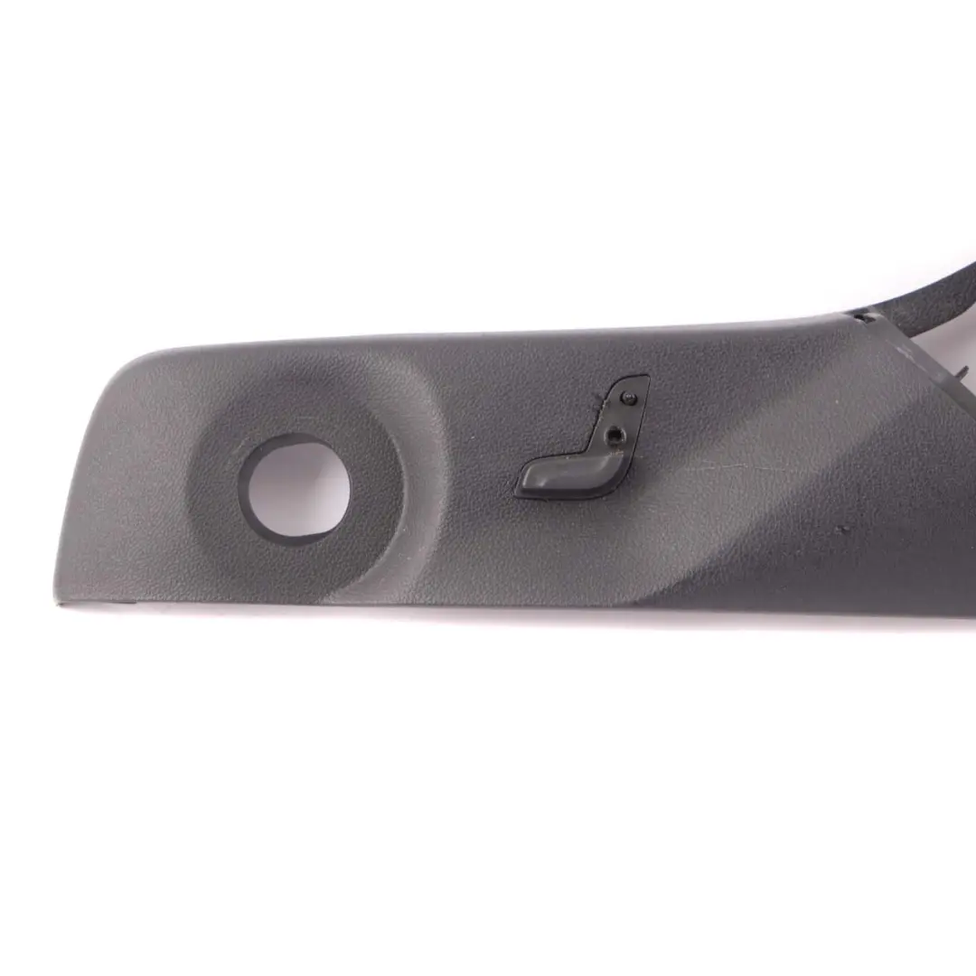 Coprisedili Anteriori Mercedes W204 Rivestimento Sinistro Nero per con numero di parte A2049180530 Coprisedili Anteriori Mercedes W204 Rivestimento Sinistro Nero - SKU A2049180530 - Numero di parte A2049180530