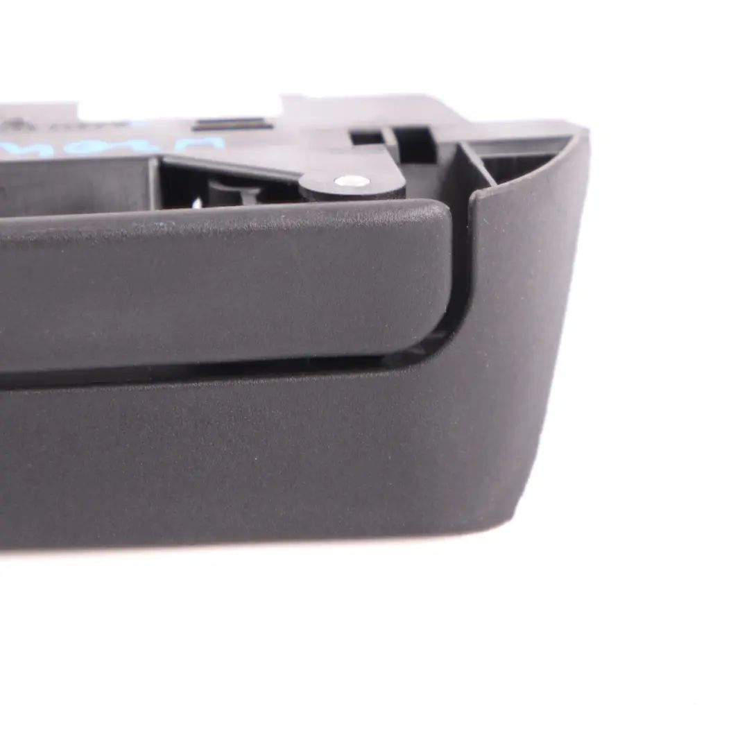 Supporto schienale sedile posteriore destro Leva bloccaggio Trim per Mercedes W204 con numero di parte A2049200264 Mercedes W204 Supporto schienale sedile posteriore destro Leva bloccaggio Trim - SKU A2049200264 - Numero di parte A2049200264