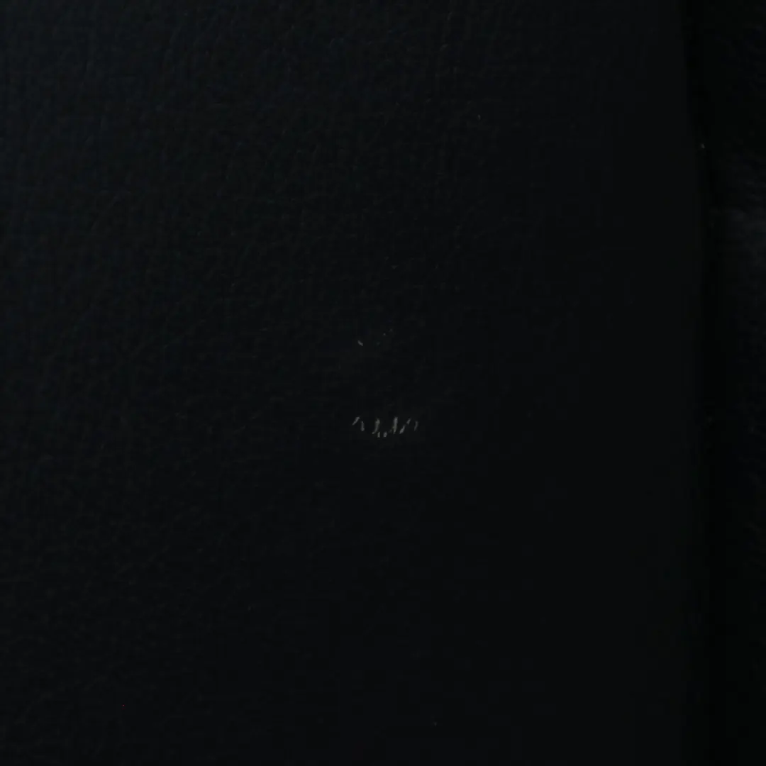 Mercedes W204 Oparcie Tylnej Kanapy Czarna Skóra - SKU A2049203733 - Numer Części A2049203733