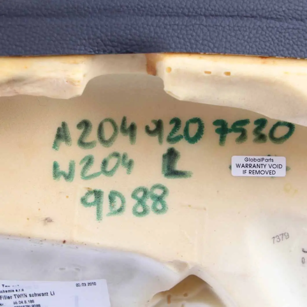 Seiten verkleidung Mercedes W204 Kombi Rücksitz links Finisher Leder Schwarz für mit Teilenummer A2049207530 Seiten verkleidung Mercedes W204 Kombi Rücksitz links Finisher Leder Schwarz - SKU A2049207530 - Teilenummer A2049207530