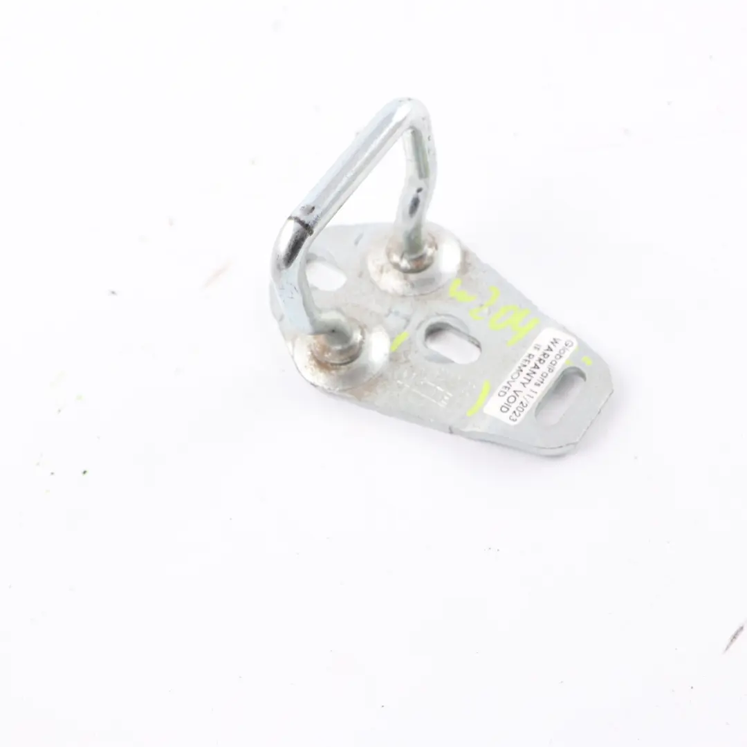 Mercedes S204 W204 Bloqueo del respaldo del asiento trasero plegable - SKU A2049230132 - Número de pieza A2049230132