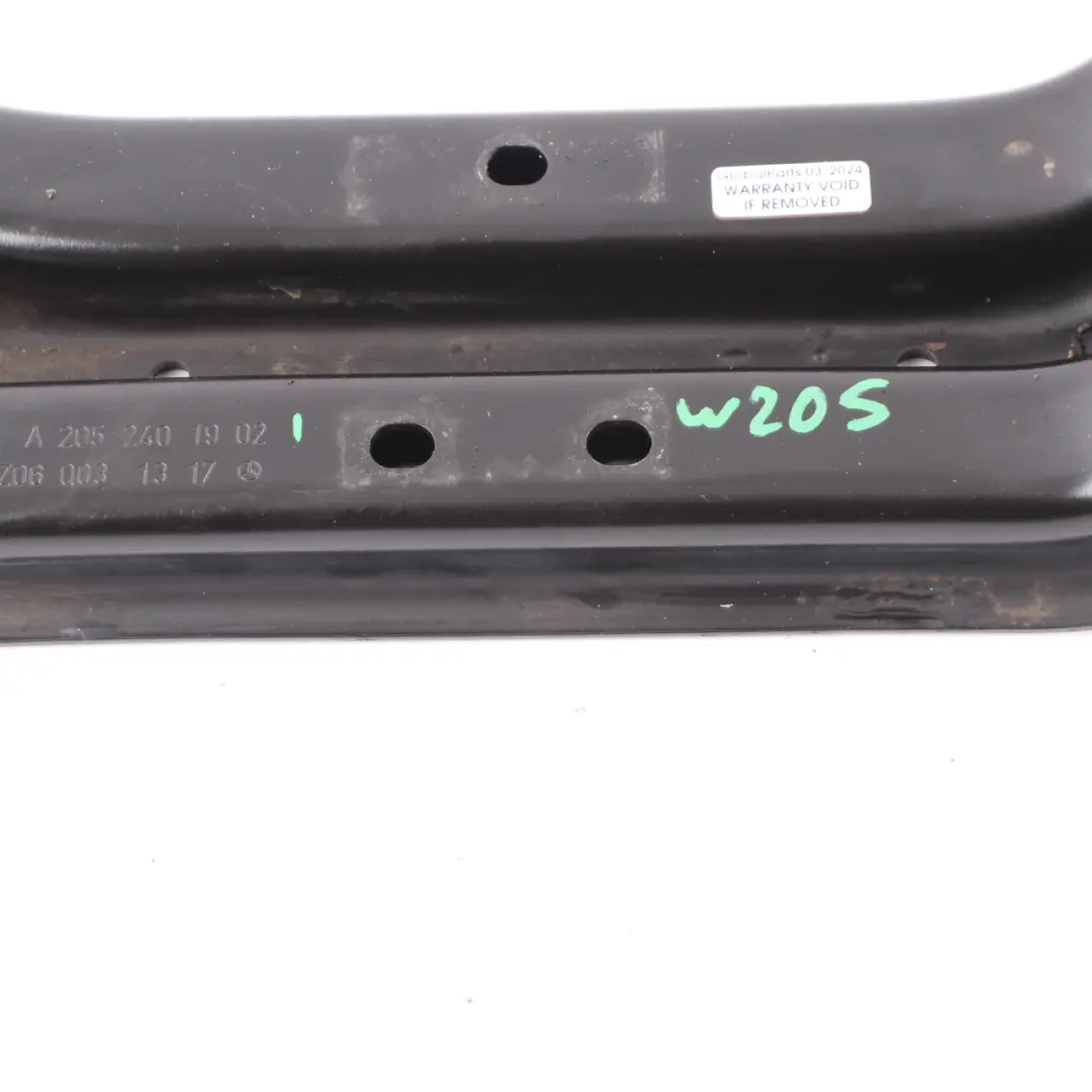 Mercedes W205 OM651 Łapa Wspornik Mocowanie Tylne Skrzyni - SKU A2052401902 - Numer Części A2052401902