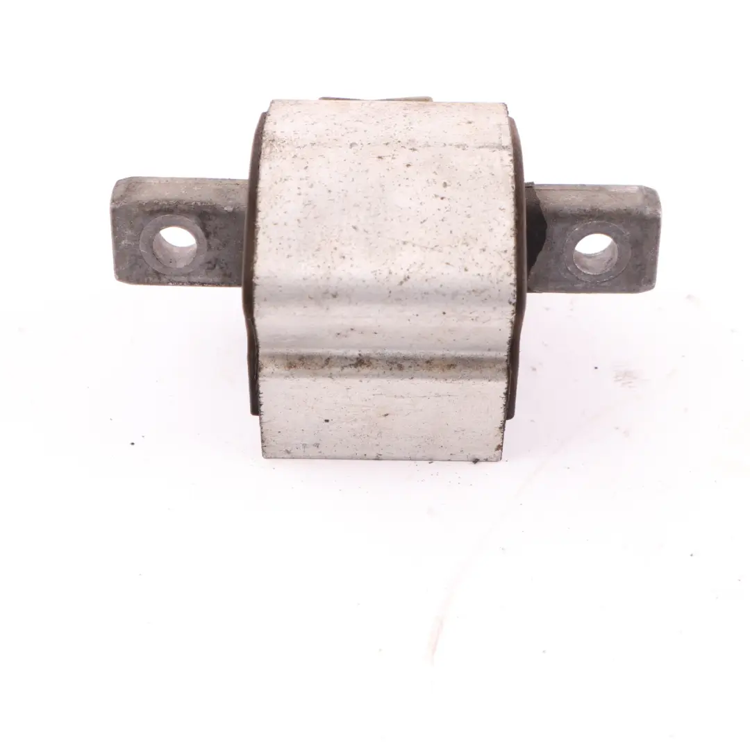 OM651 Soporte Caja Cambios Rodamiento Transmisión para Mercedes W205 con número de pieza A2052405100 Mercedes W205 OM651 Soporte Caja Cambios Rodamiento Transmisión - SKU A2052405100 - Número de pieza A2052405100