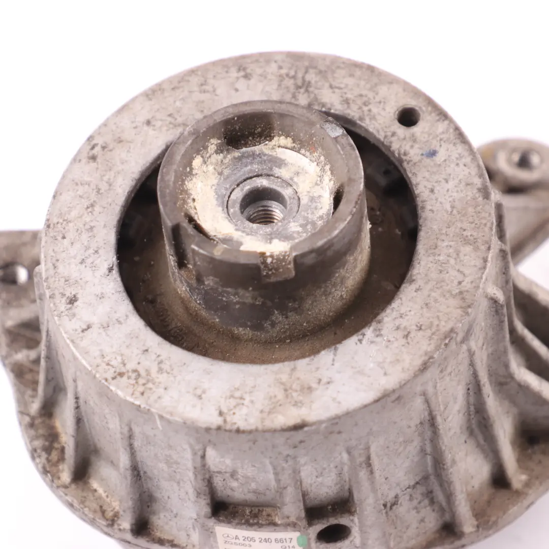 Mercedes W205 OM651 Łapa Poduszka Silnika Lewa - SKU A2052406617 - Numer Części A2052406617