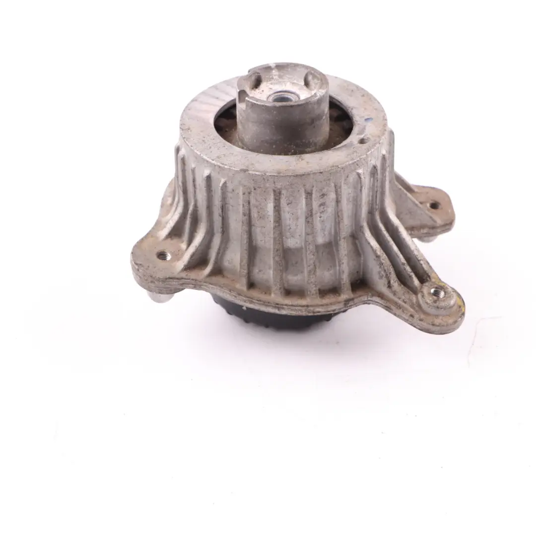 Bancada Motor Mercedes W205 OM651 Soporte Derecho para con número de pieza A2052406717 Bancada Motor Mercedes W205 OM651 Soporte Derecho - SKU A2052406717 - Número de pieza A2052406717