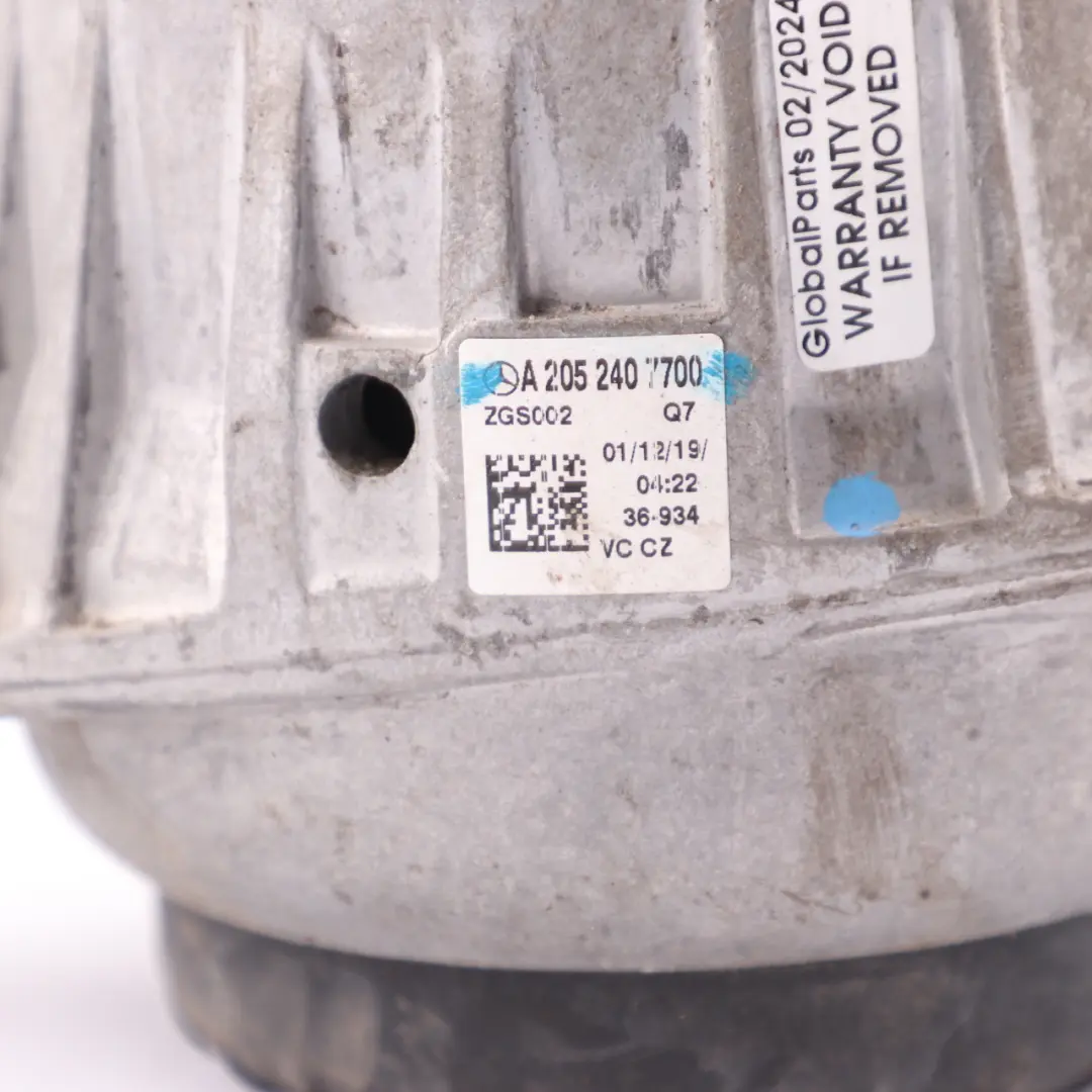 Mount Mercedes W205 W238 M264 Support Mount Bearing Right O/S to Engine with Part number A2052407700 Engine Mount Mercedes W205 W238 M264 Support Mount Bearing Right O/S - SKU A2052407700 - Part number A2052407700