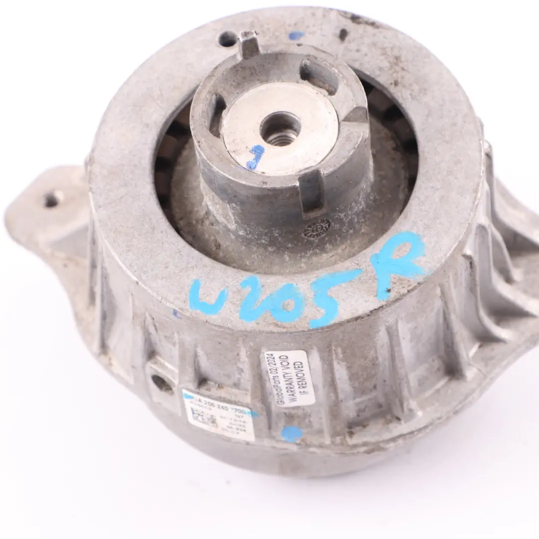 Soporte Motor Mercedes W205 W238 M264 Soporte Rodamiento Derecho para con número de pieza A2052407700 Soporte Motor Mercedes W205 W238 M264 Soporte Rodamiento Derecho - SKU A2052407700 - Número de pieza A2052407700