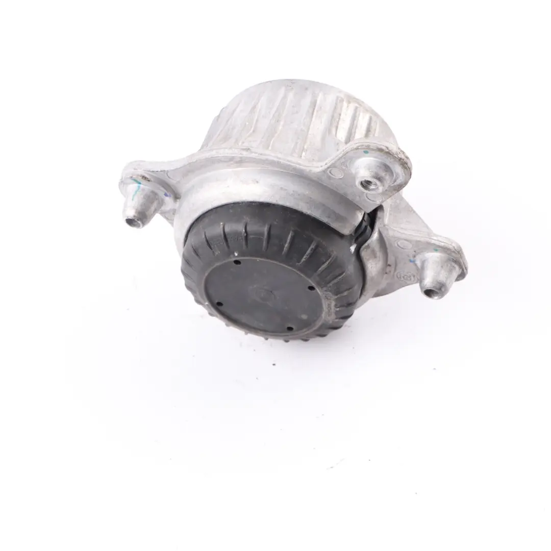 Soporte Motor Mercedes W205 W238 M264 Soporte Rodamiento Derecho para con número de pieza A2052407700 Soporte Motor Mercedes W205 W238 M264 Soporte Rodamiento Derecho - SKU A2052407700 - Número de pieza A2052407700