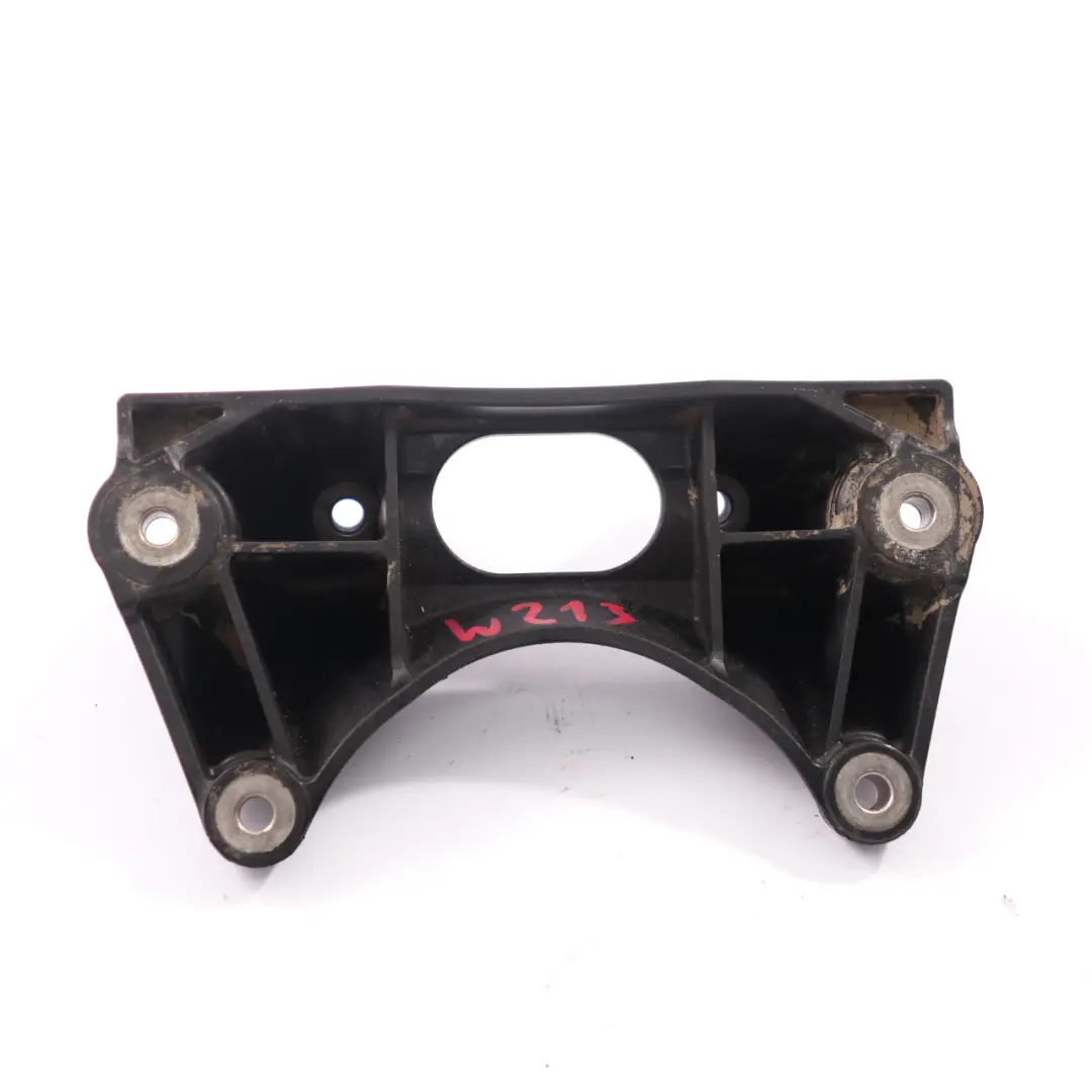 Soporte Caja Cambios Mercedes W205 W213 Transmisión Automática para con número de pieza A2052420440 Soporte Caja Cambios Mercedes W205 W213 Transmisión Automática - SKU A2052420440 - Número de pieza A2052420440