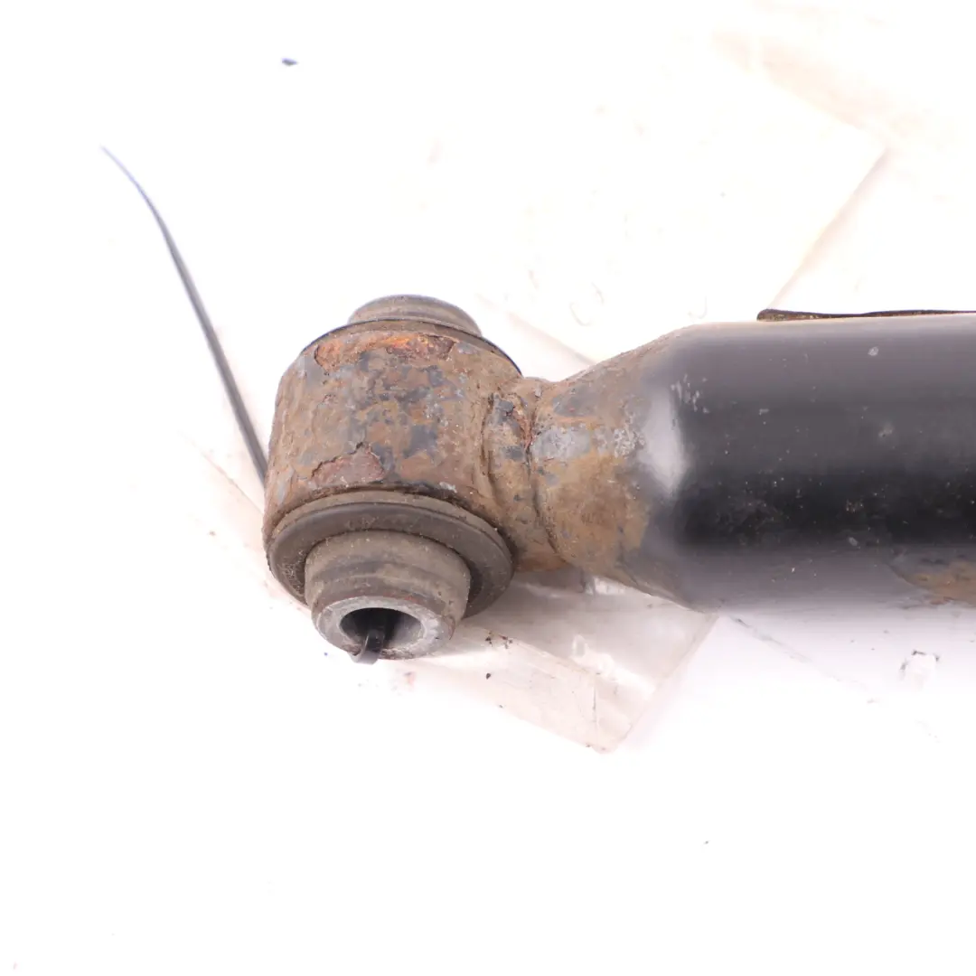 Amortiguador Trasero Izquierdo Derecho Puntal resorte para Mercedes C205 con número de pieza A2053203030 Mercedes C205 Amortiguador Trasero Izquierdo Derecho Puntal resorte - SKU A2053203030 - Número de pieza A2053203030