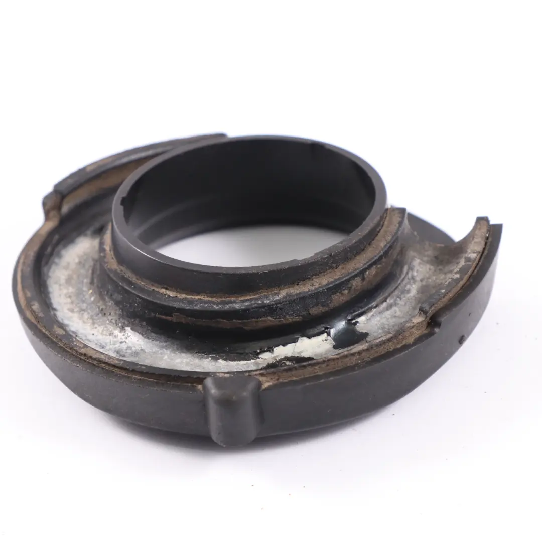 Hintere Spiralfeder unten Gummihalterung für Mercedes W205 W213 X253 mit Teilenummer A2053240184 Mercedes W205 W213 X253 Hintere Spiralfeder unten Gummihalterung - SKU A2053240184 - Teilenummer A2053240184