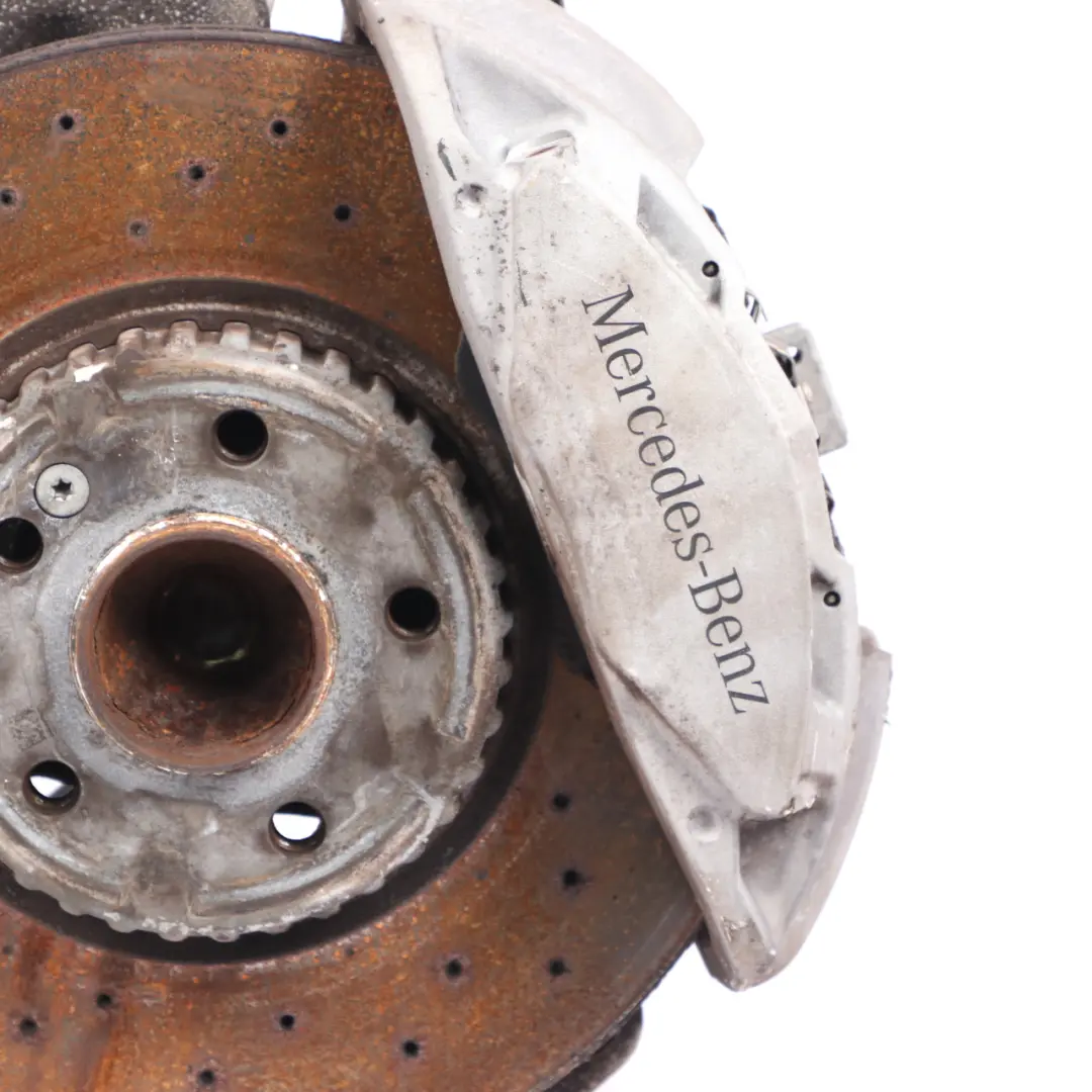 Buje Delantero Izquierdo AMG Pata Disco de Freno Pinza para Mercedes W205 C 200 con número de pieza A2053322100 Mercedes W205 C 200 Buje Delantero Izquierdo AMG Pata Disco de Freno Pinza - SKU A2053322100-1 - Número de pieza A2053322100