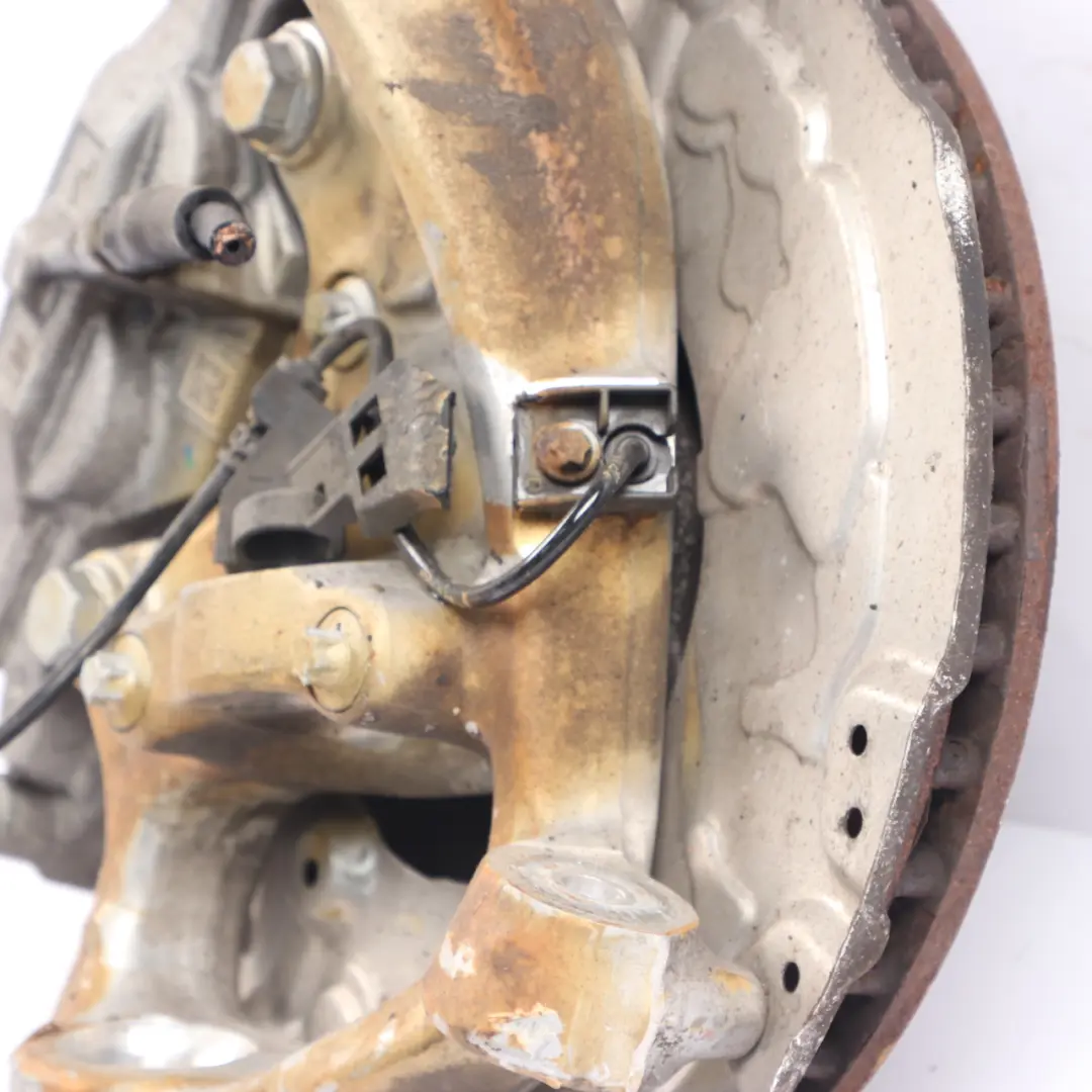 Mozzo Portaruota Anteriore Sinistro AMG Gamba Disco Freno per Mercedes W205 C 200 D con numero di parte A2053322100 Mercedes W205 C 200 D Mozzo Portaruota Anteriore Sinistro AMG Gamba Disco Freno - SKU A2053322100-2 - Numero di parte A2053322100