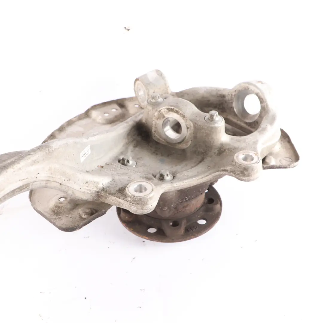 Mercedes W205 Moyeu De Roue Avant Gauche - SKU A2053322100 - Numéro de pièce A2053322100