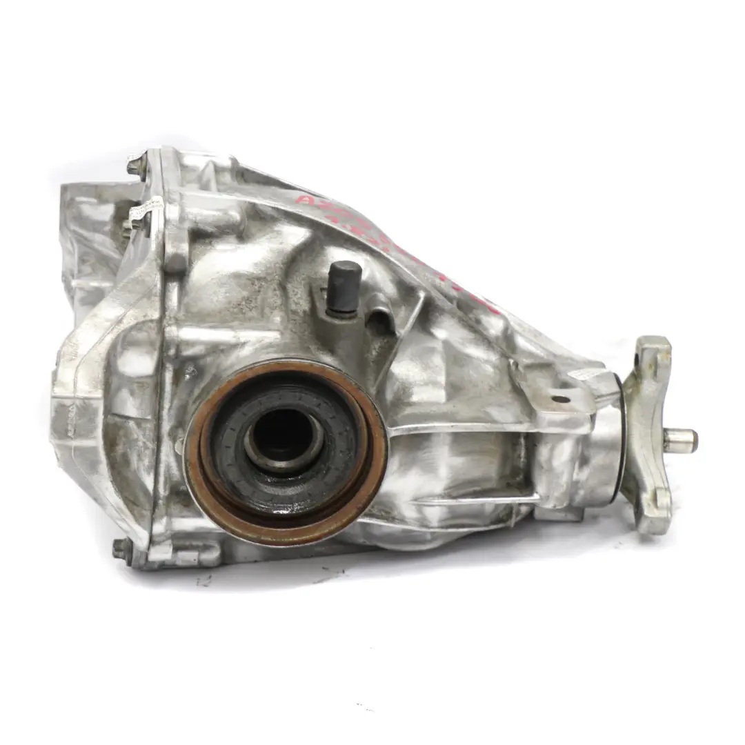 Hinterachse Differenzial Diff 2.824 GARANTIE für Mercedes W205 W213 C238 mit Teilenummer A2053501500 Mercedes W205 W213 C238 Hinterachse Differenzial Diff 2.824 GARANTIE - SKU A2053501500 - Teilenummer A2053501500