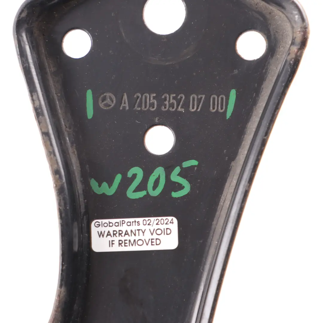 Piastra Mercedes W205 arresto sottotelaio posteriore sinistra per con numero di parte A2053520700 Piastra Mercedes W205 arresto sottotelaio posteriore sinistra - SKU A2053520700 - Numero di parte A2053520700