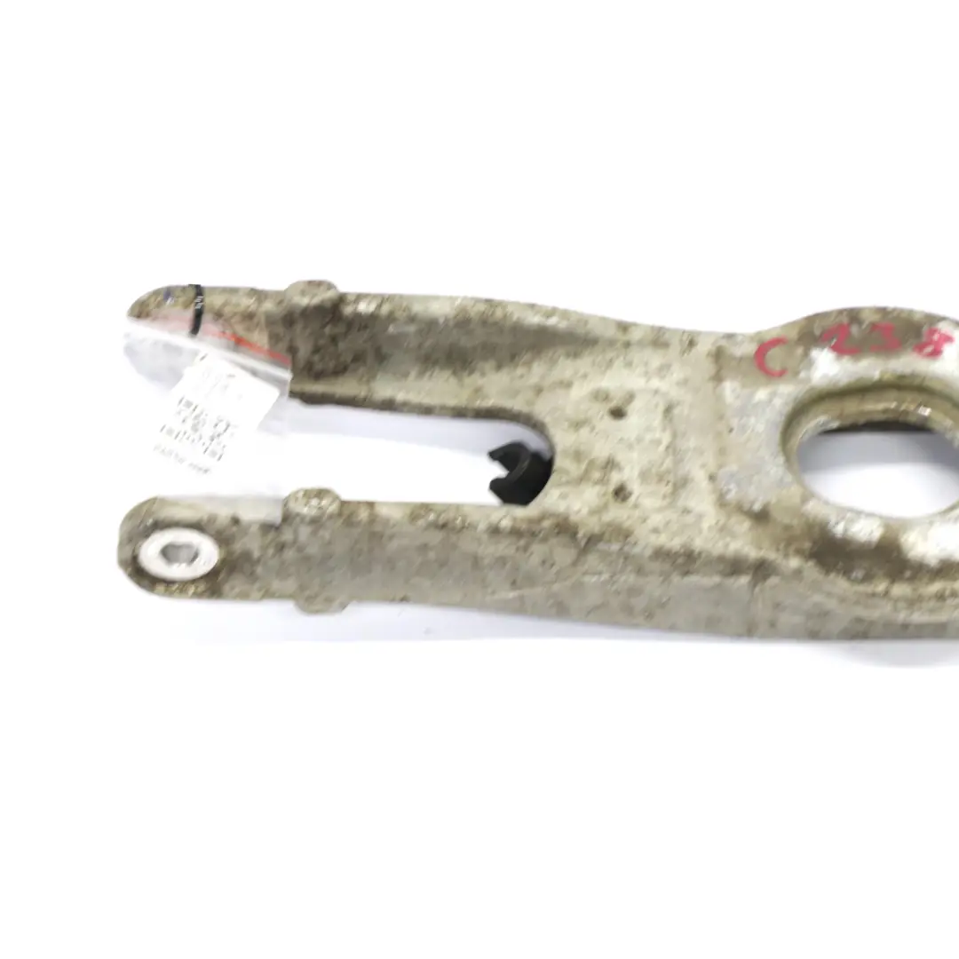 Brazo de Control Parte Inferior Trasera Oscilante para Mercedes W205 con número de pieza A2053523300 Mercedes W205 Brazo de Control Parte Inferior Trasera Oscilante - SKU A2053523300 - Número de pieza A2053523300