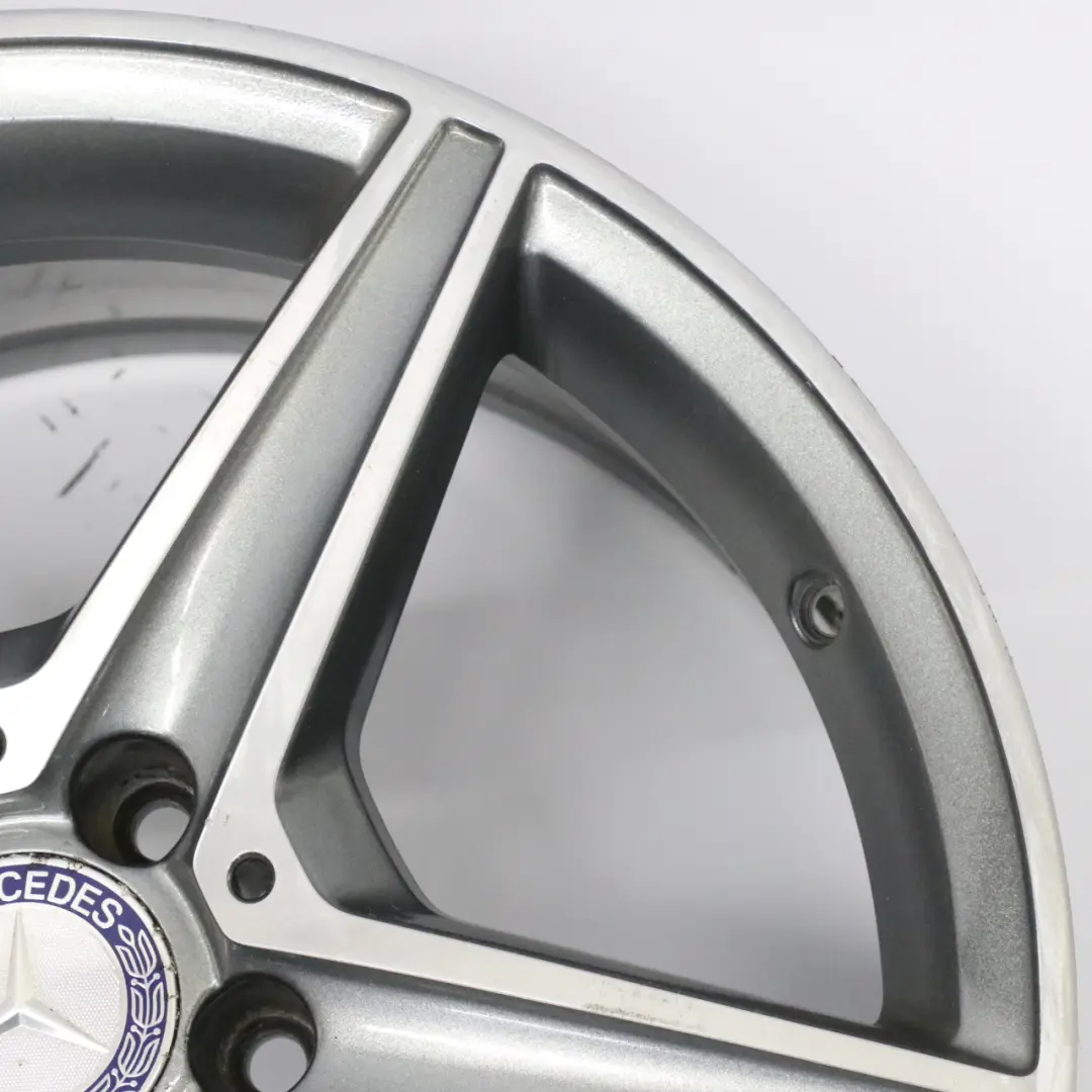 Llanta aleación Mercedes W205 Gris Himalaya AMG 5 radios 18" 7,5J para con número de pieza A2054011100 Llanta aleación Mercedes W205 Gris Himalaya AMG 5 radios 18" 7,5J - SKU A2054011100-3 - Número de pieza A2054011100