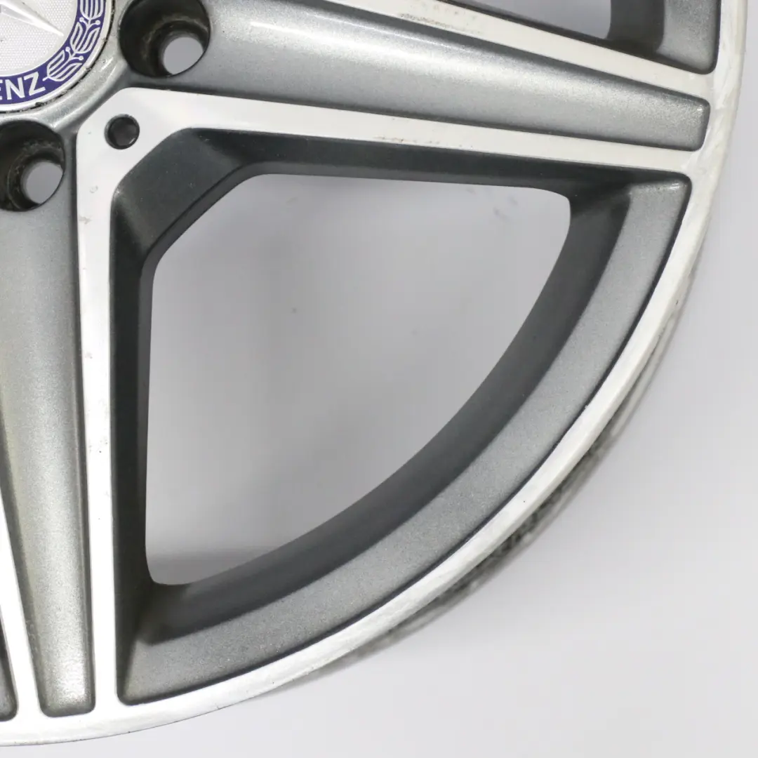 Llanta aleación Mercedes W205 Gris Himalaya AMG 5 radios 18" 7,5J para con número de pieza A2054011100 Llanta aleación Mercedes W205 Gris Himalaya AMG 5 radios 18" 7,5J - SKU A2054011100-3 - Número de pieza A2054011100