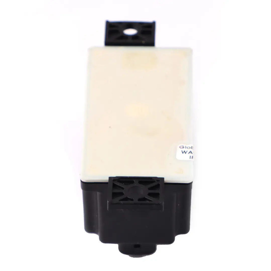 Voltage Converter Regulator Control Module Unit to Mercedes W205 with Part number A2054400073 Mercedes W205 Voltage Converter Regulator Control Module Unit - SKU A2054400073 - Part number A2054400073