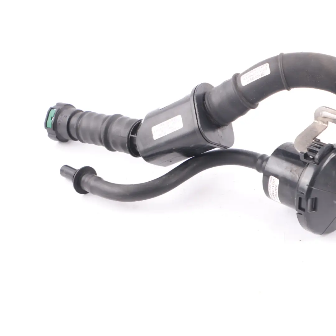 Mercedes W205 Diesel serbatoio AdBlue collo riempimento tubo tappo - SKU A2054700300 - Numero di parte A9064701520