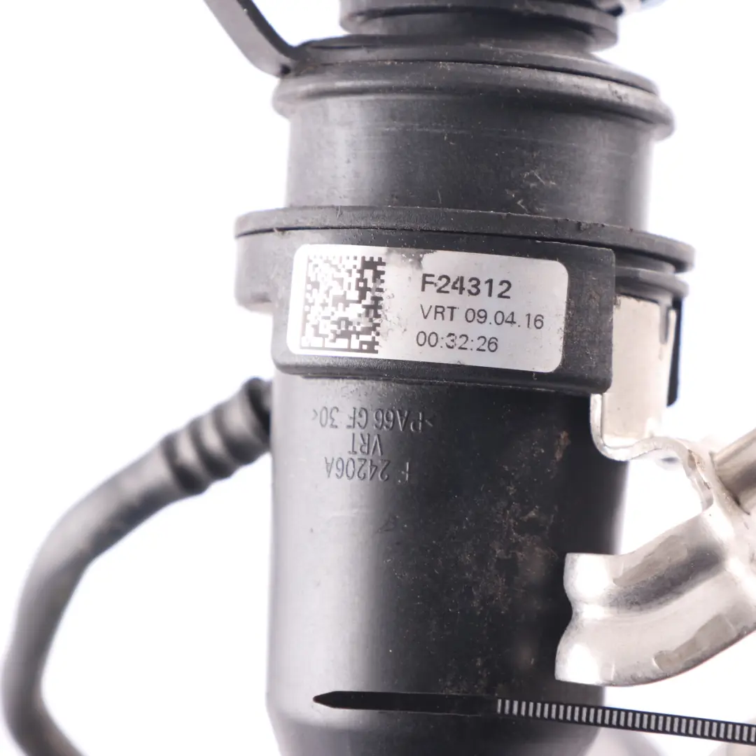 Mercedes W205 Diesel AdBlue Réservoir Remplissage Tuyau Capuchon - SKU A2054700300 - Numéro de pièce A9064701520