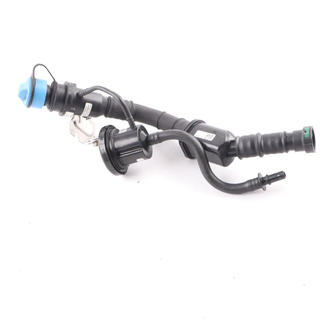 Mercedes W205 Diesel AdBlue Réservoir Remplissage Tuyau Capuchon - SKU A2054700300 - Numéro de pièce A9064701520