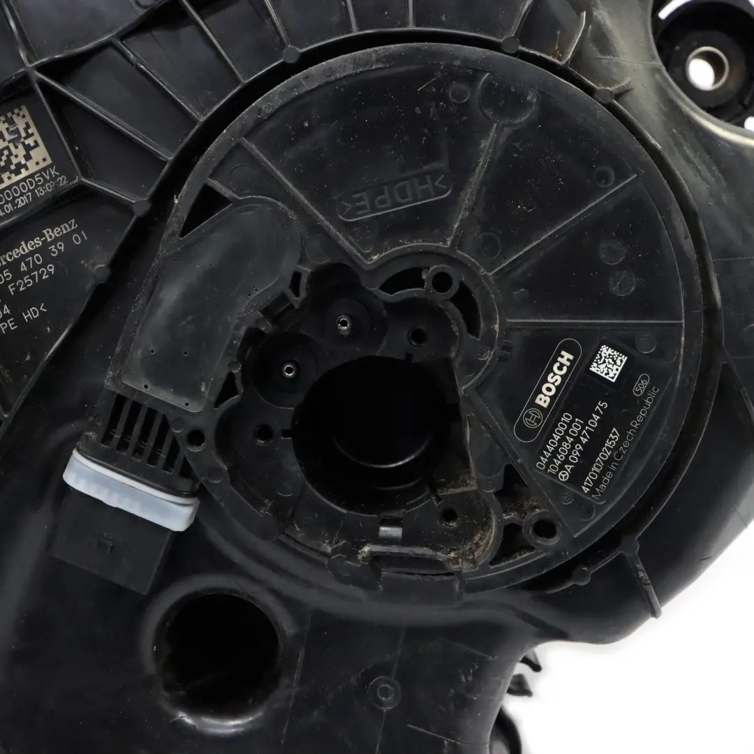 AdBlue Aditivo Depósito de Combustible para Mercedes W205 Diesel con número de pieza A2054703901 Mercedes W205 Diesel AdBlue Aditivo Depósito de Combustible - SKU A2054703901-1 - Número de pieza A2054703901