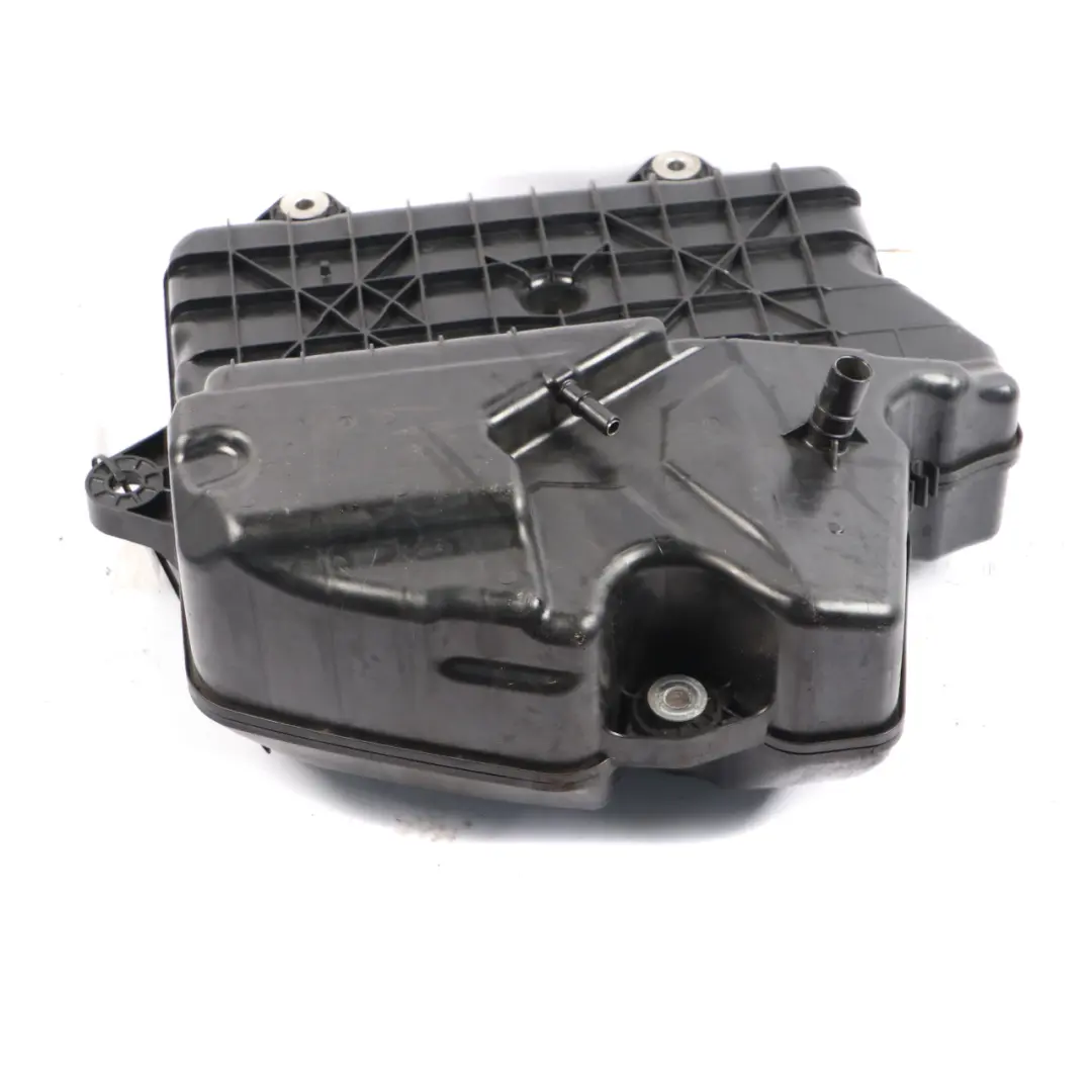 Mercedes W205 Diesel AdBlue Aditivo Depósito de Combustible - SKU A2054703901 - Número de pieza A2054703901