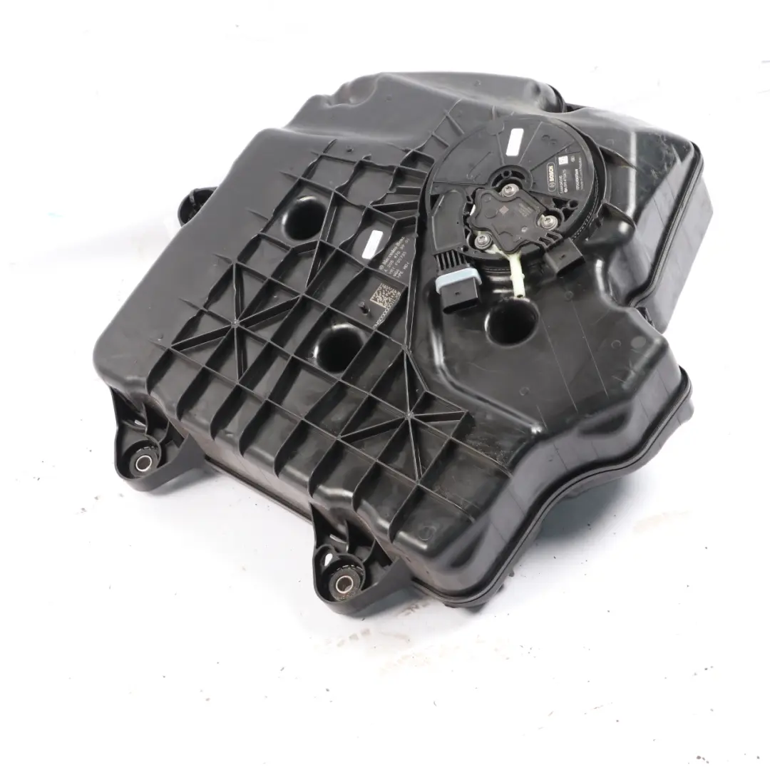 Mercedes W205 Diesel Zbiornik Bak AdBlue - SKU A2054703901 - Numer Części A2054703901