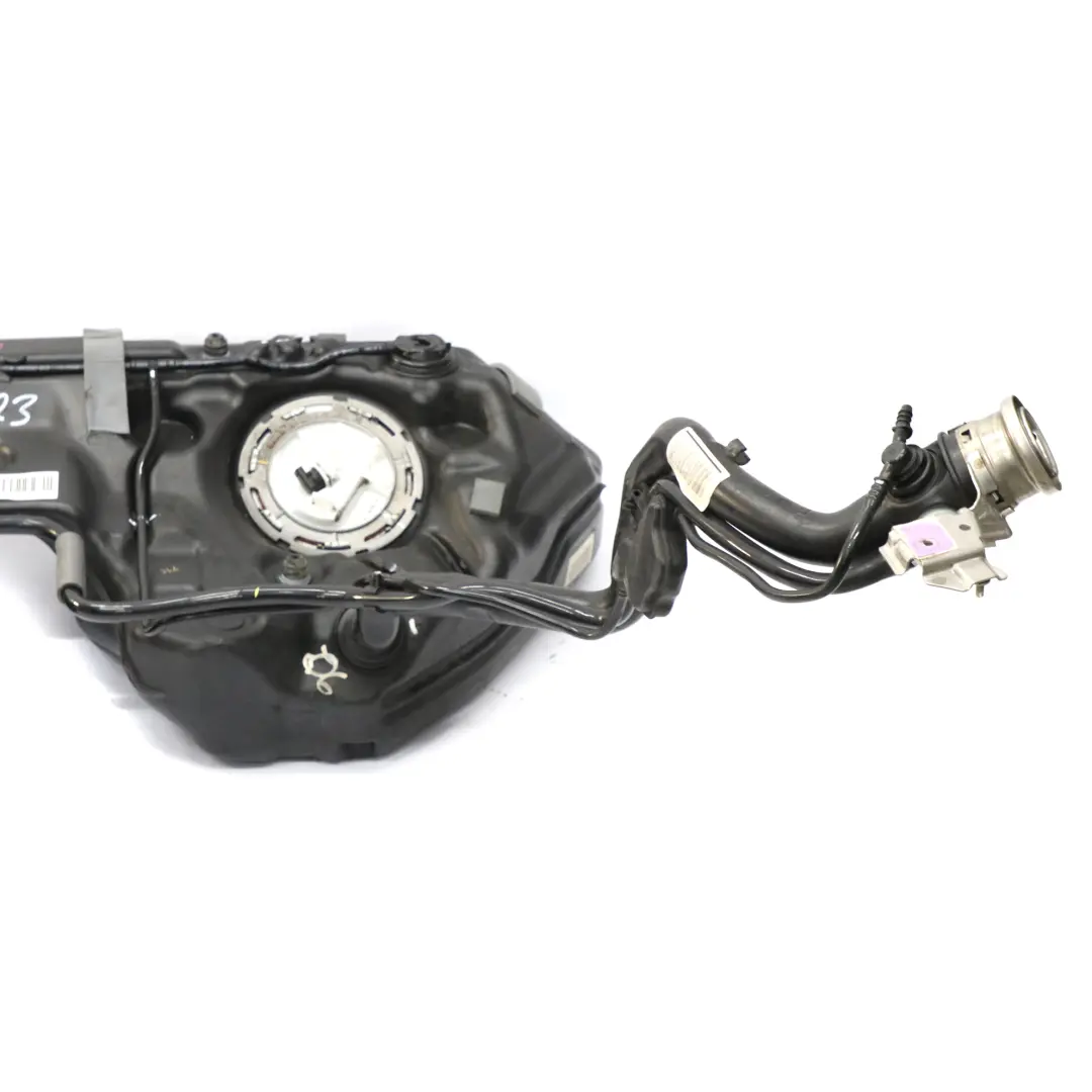 Mercedes W205 Réservoir d'essence complet - SKU A2054705401 - Numéro de pièce A2054705401