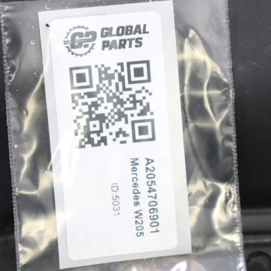 AdBlue Additif Réservoir de carburant pour Mercedes W205 Diesel à propos du numéro de pièce A2054706901 Mercedes W205 Diesel AdBlue Additif Réservoir de carburant - SKU A2054706901- - Numéro de pièce A2054706901