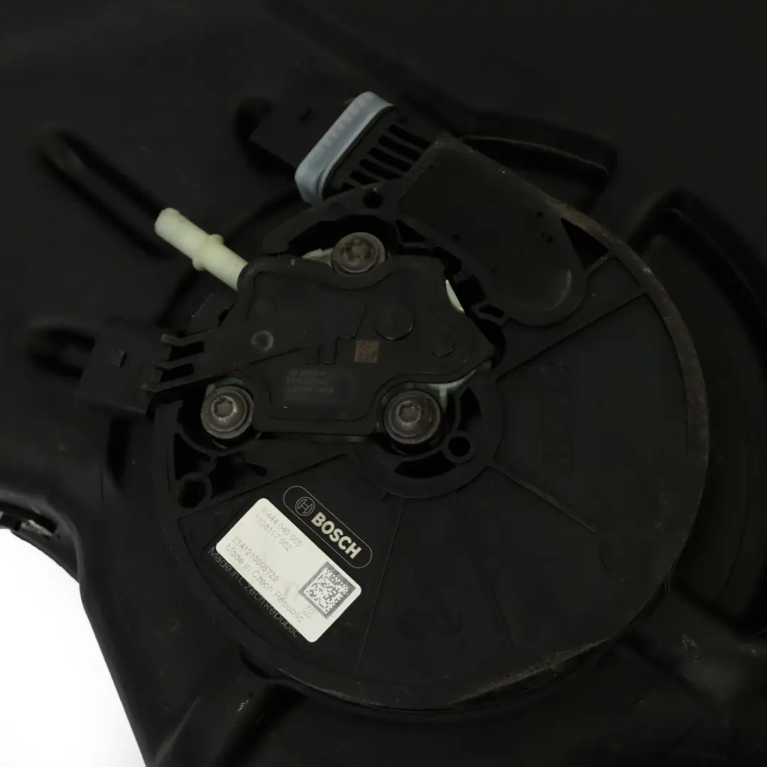 AdBlue Additif Réservoir de carburant pour Mercedes W205 Diesel à propos du numéro de pièce A2054706901 Mercedes W205 Diesel AdBlue Additif Réservoir de carburant - SKU A2054706901- - Numéro de pièce A2054706901