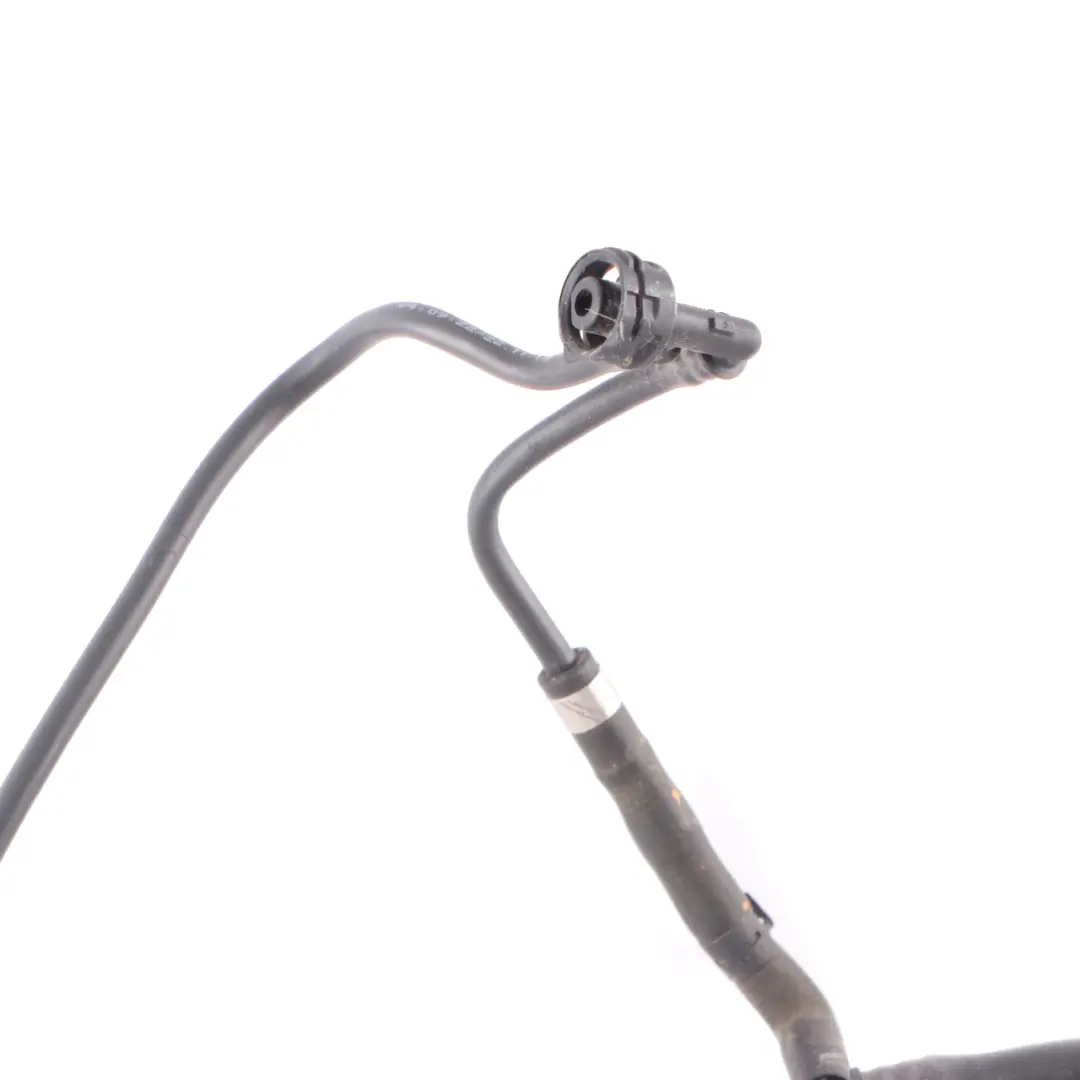 M264 Tubo refrigerante Bomba Radiador aire Línea para Mercedes W205 con número de pieza A2055002600 Mercedes W205 M264 Tubo refrigerante Bomba Radiador aire Línea - SKU A2055002600 - Número de pieza A2055002600