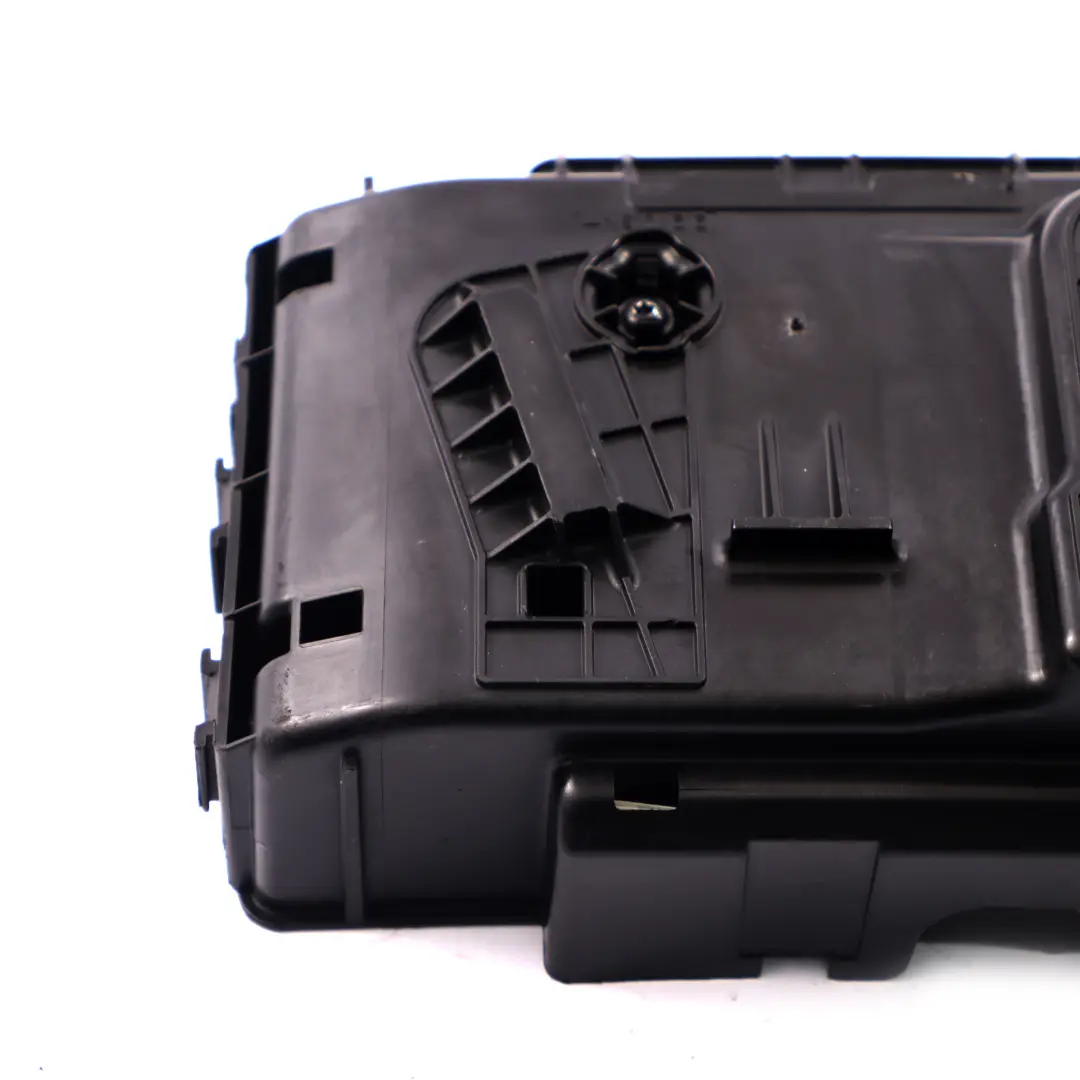 Mercedes W205 W238 Caja de Fusibles Tapa Unidad Control Soporte - SKU A2055400840 - Número de pieza A2055400840