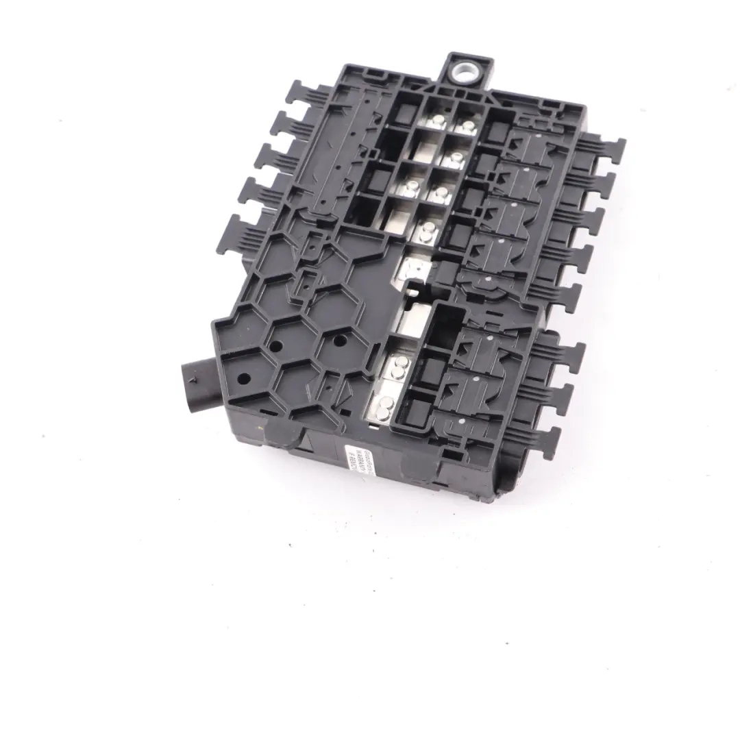 Scatola dei fusibili Mercedes C205 Interni elettrici Relè Presa per con numero di parte A2055402850 Scatola dei fusibili Mercedes C205 Interni elettrici Relè Presa - SKU A2055402850 - Numero di parte A2055402850