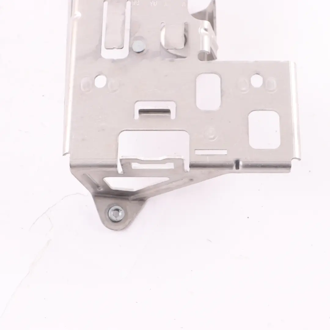Keyless Go Module Unit Bracket Mount Holder Support pour Mercedes C205 à propos du numéro de pièce A2055455440 Mercedes C205 Keyless Go Module Unit Bracket Mount Holder Support - SKU A2055455440 - Numéro de pièce A2055455440
