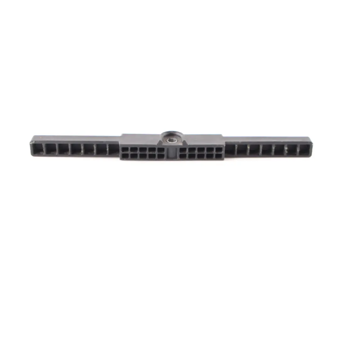  Support Boîtier Batterie Mercedes W205 W213 W238 Trim Holder Right - SKU A2056200018 - Numéro de pièce A2056200018