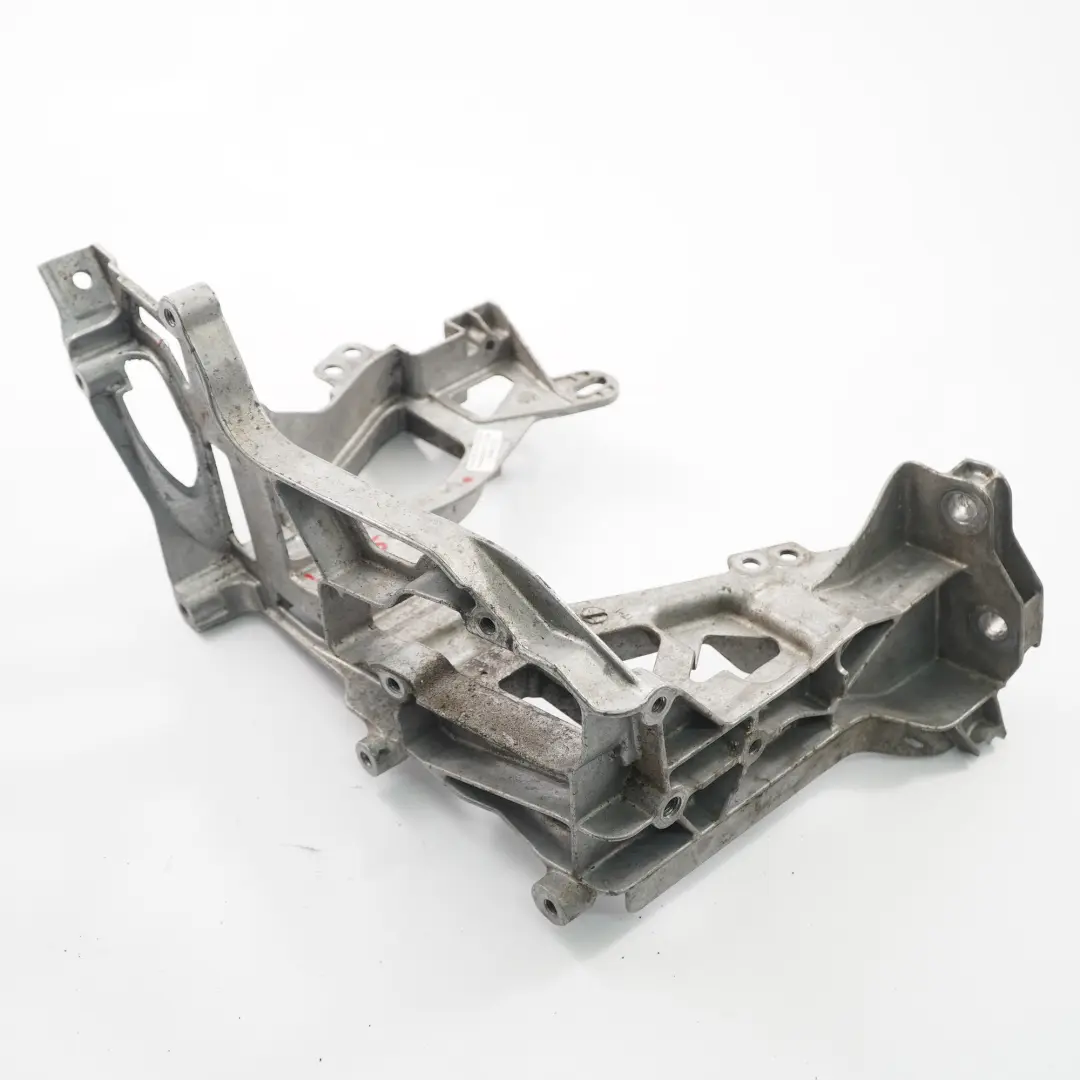 Mercedes W205 Faro Delantero Izquierdo Soporte Montaje Lámpara - SKU A2056221600 - Número de pieza A2056221600